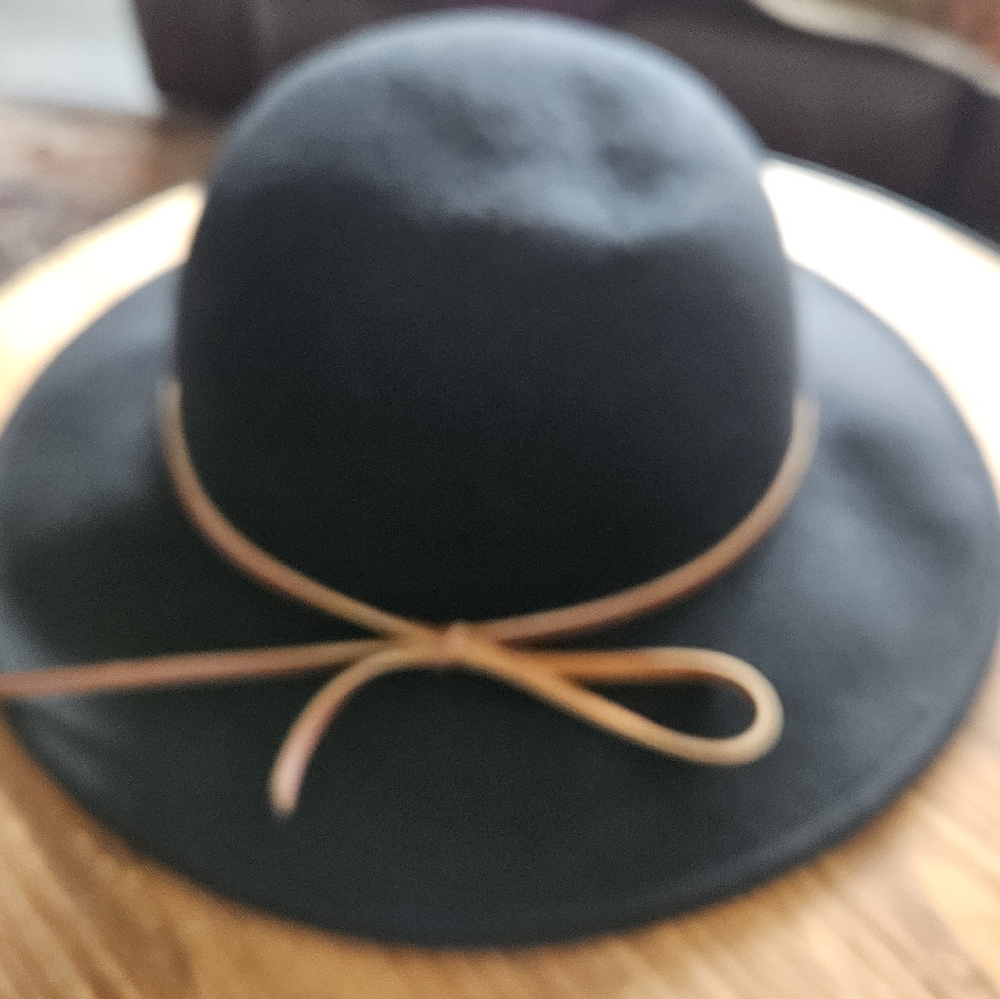 Rhythm Black Hat with Tan Band